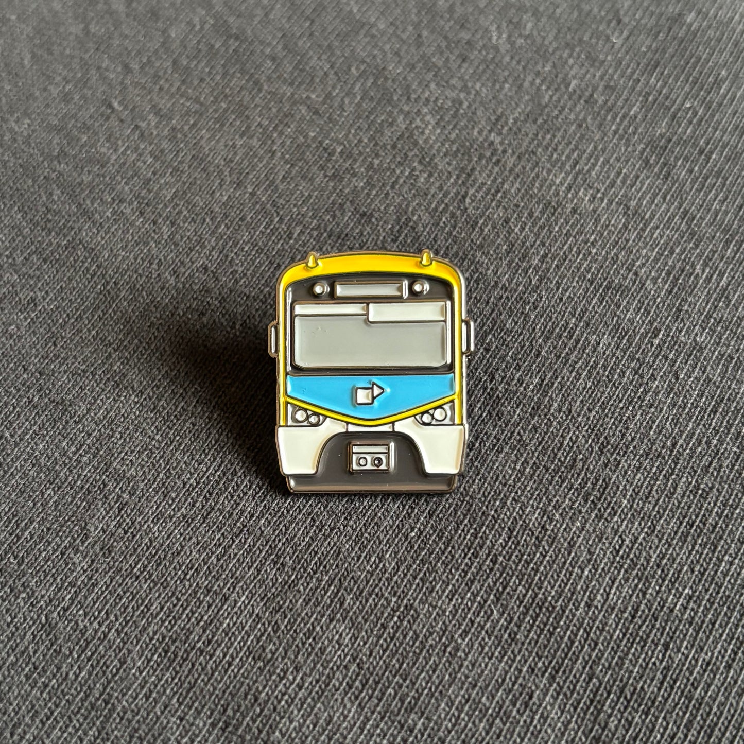NEW!! MEL train pin (Siemens Nexas)