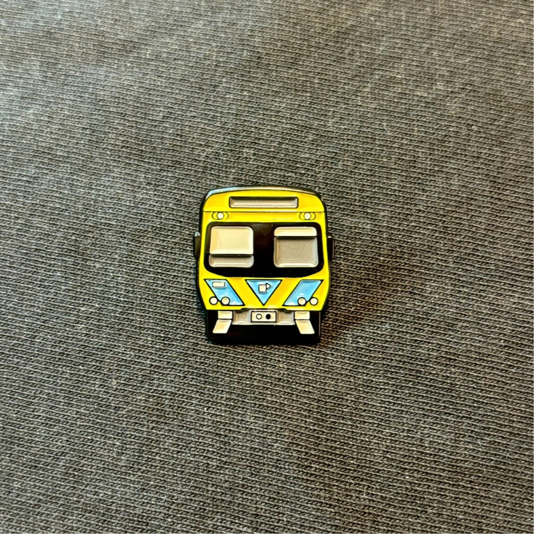 Melbourne train pin (Comeng)